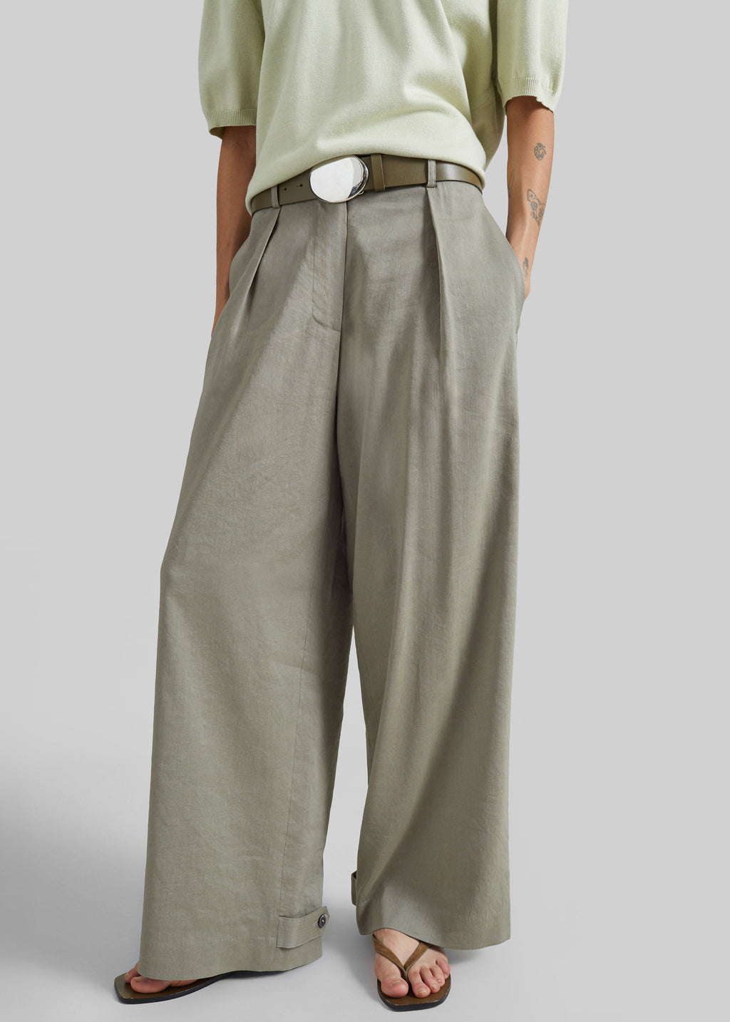 Auray Pleated Trousers - Olive