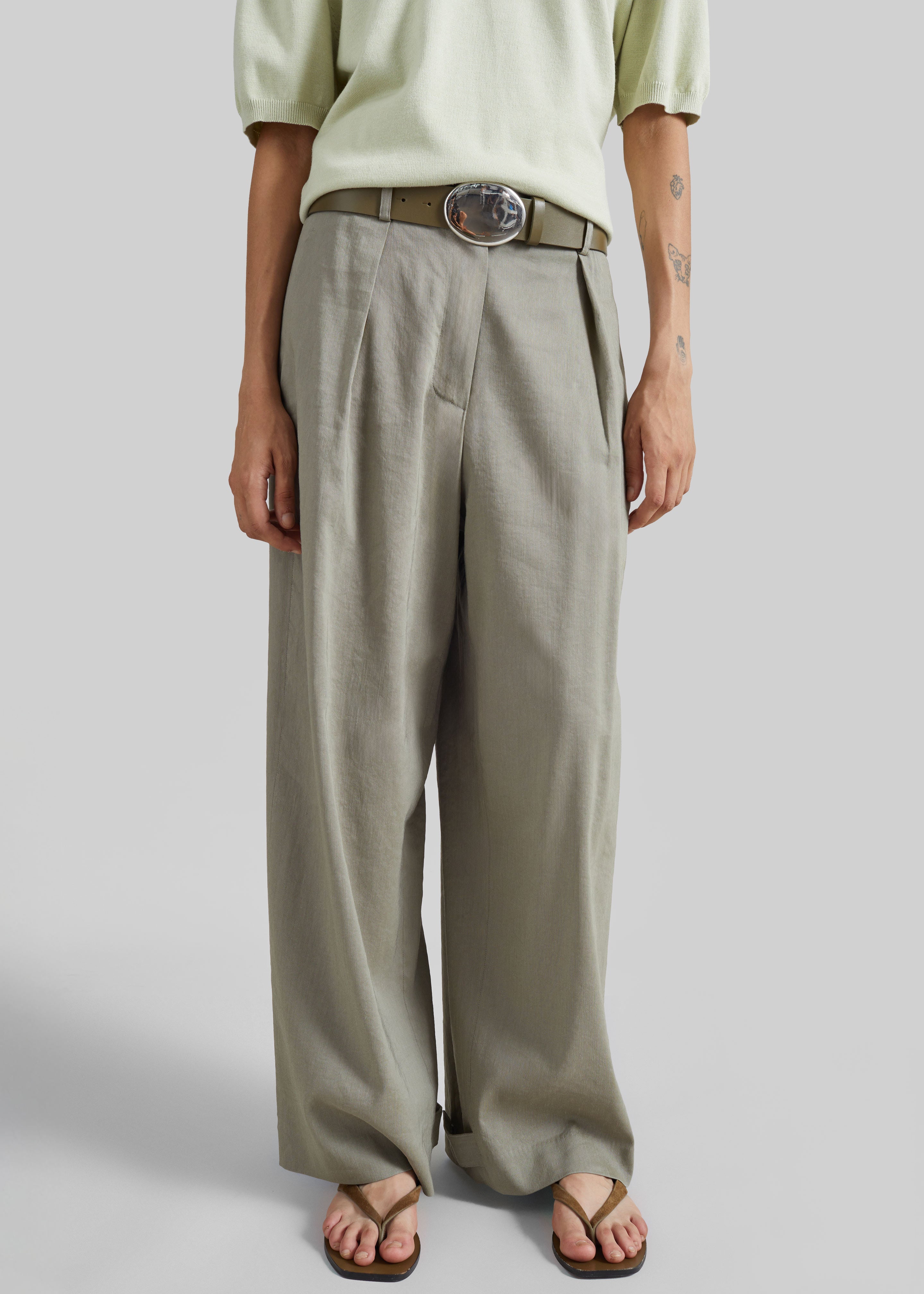 Auray Pleated Trousers - Olive
