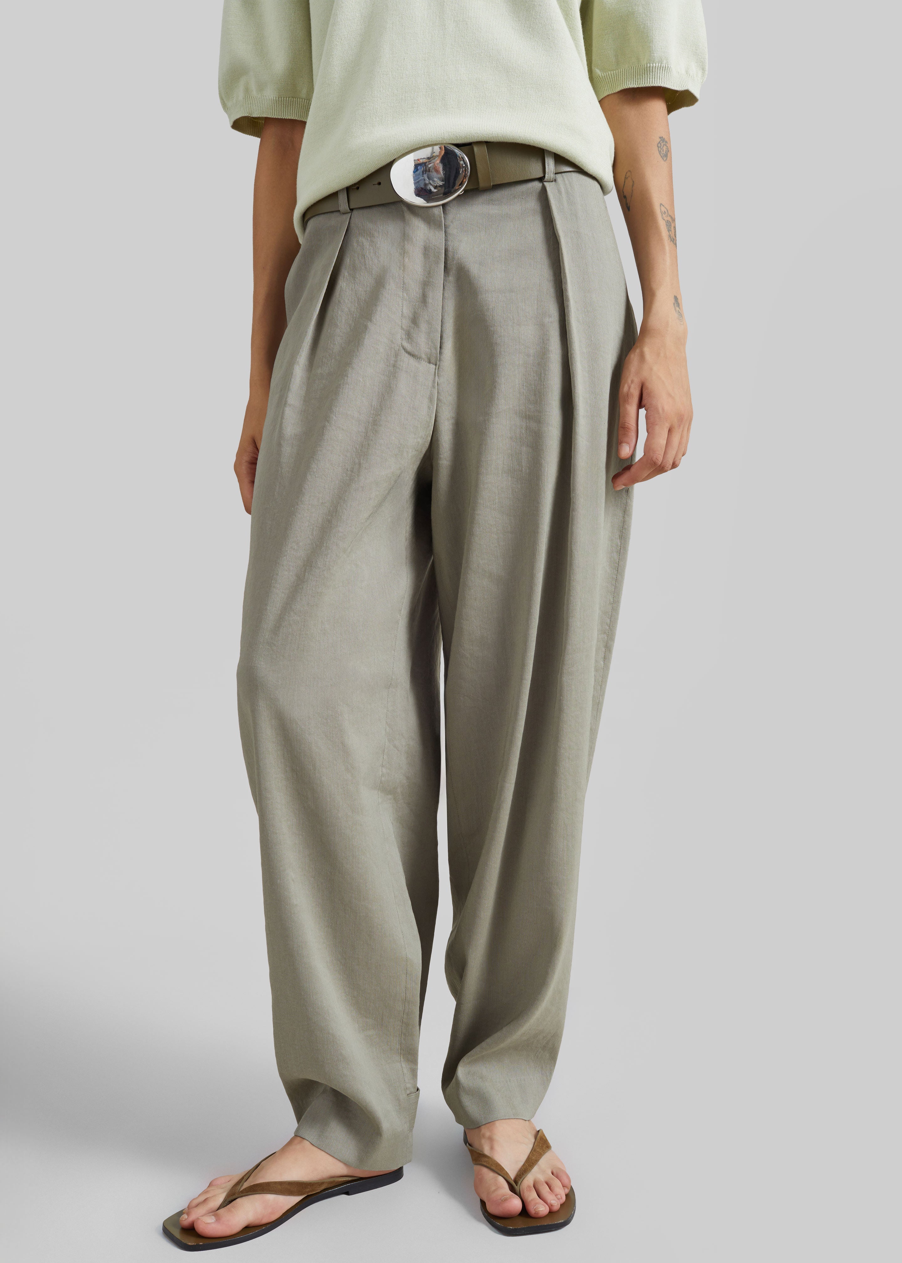 Auray Pleated Trousers - Olive