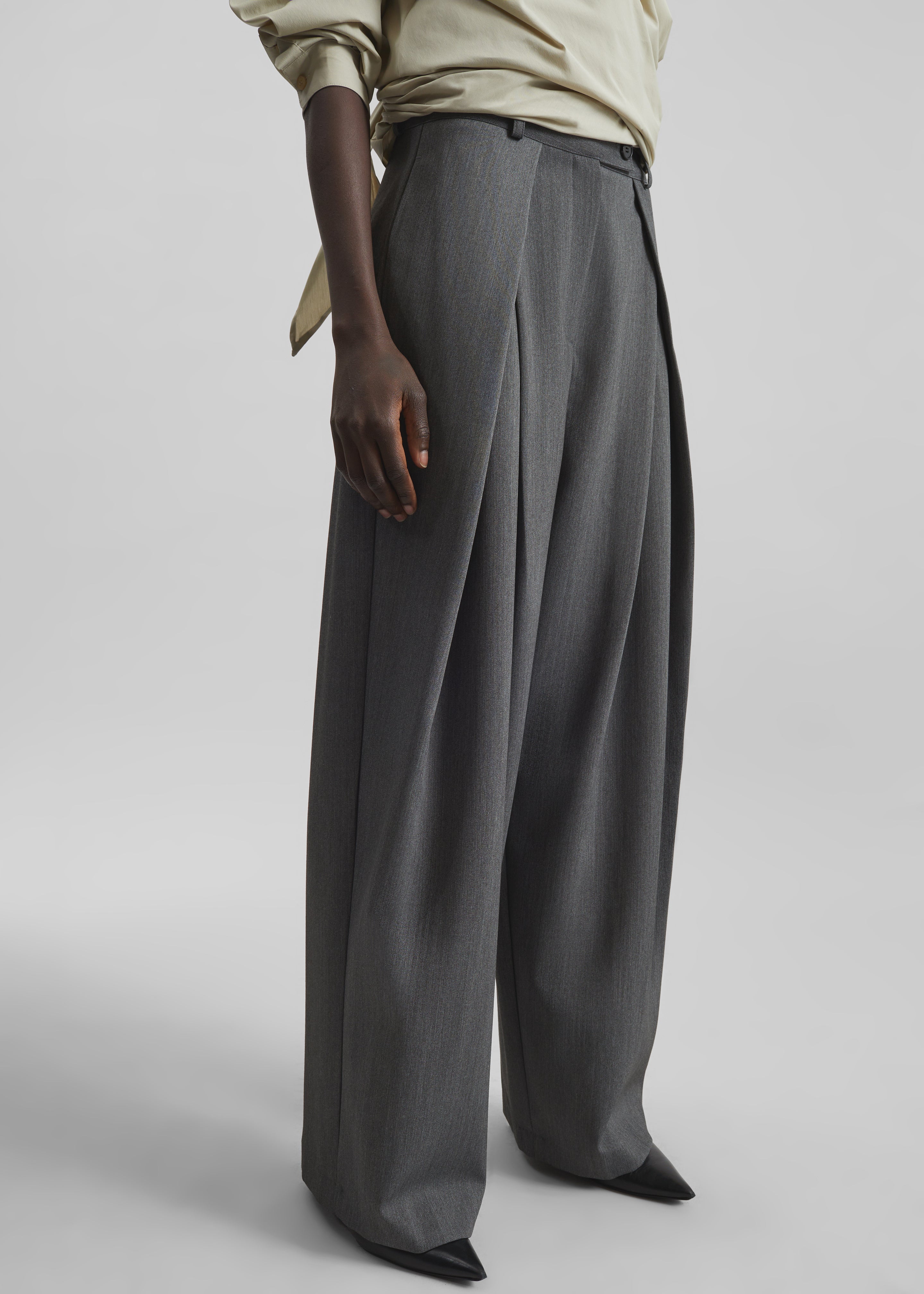 Avray Pleated Trousers - Grey