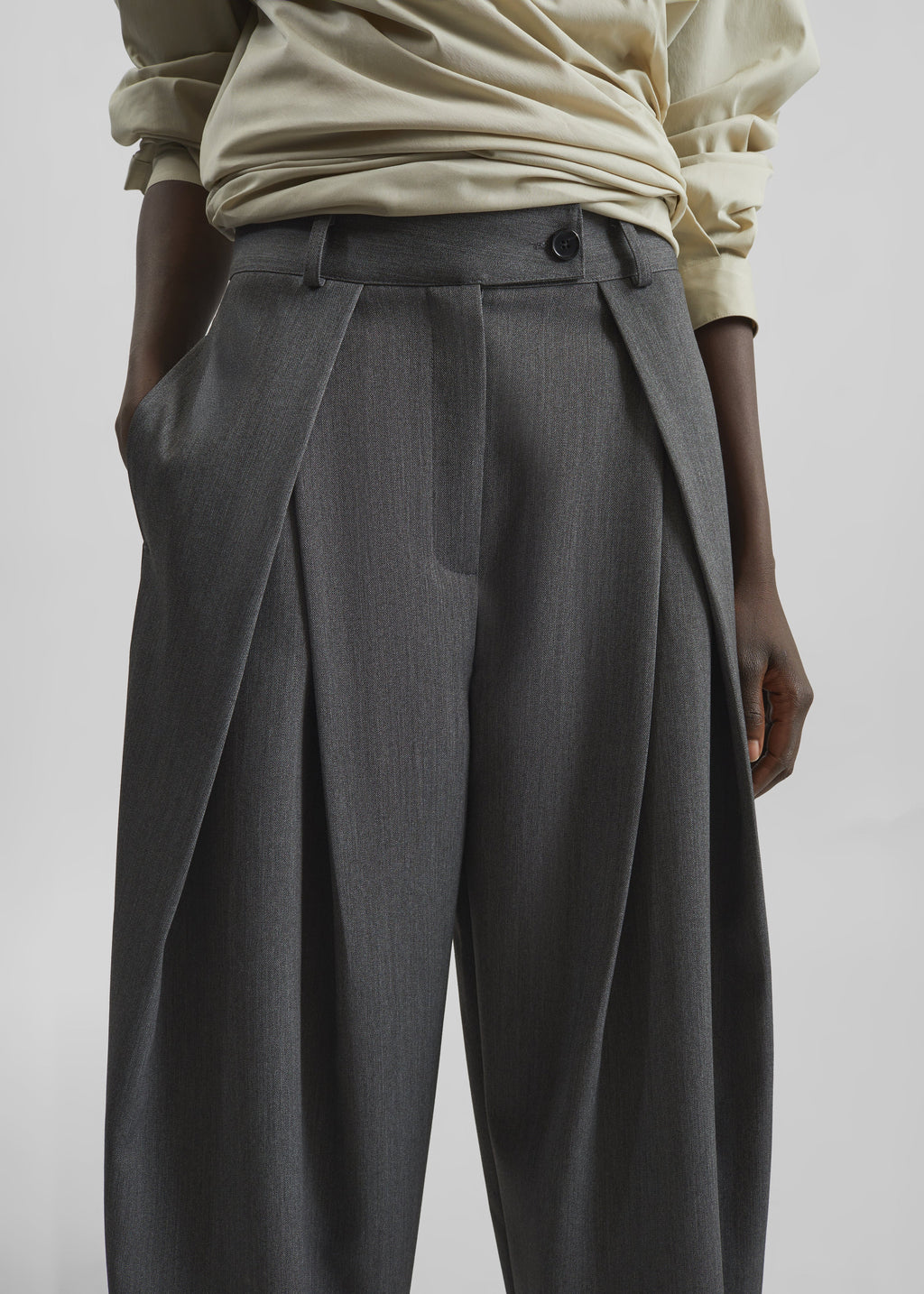 Avray Pleated Trousers - Grey