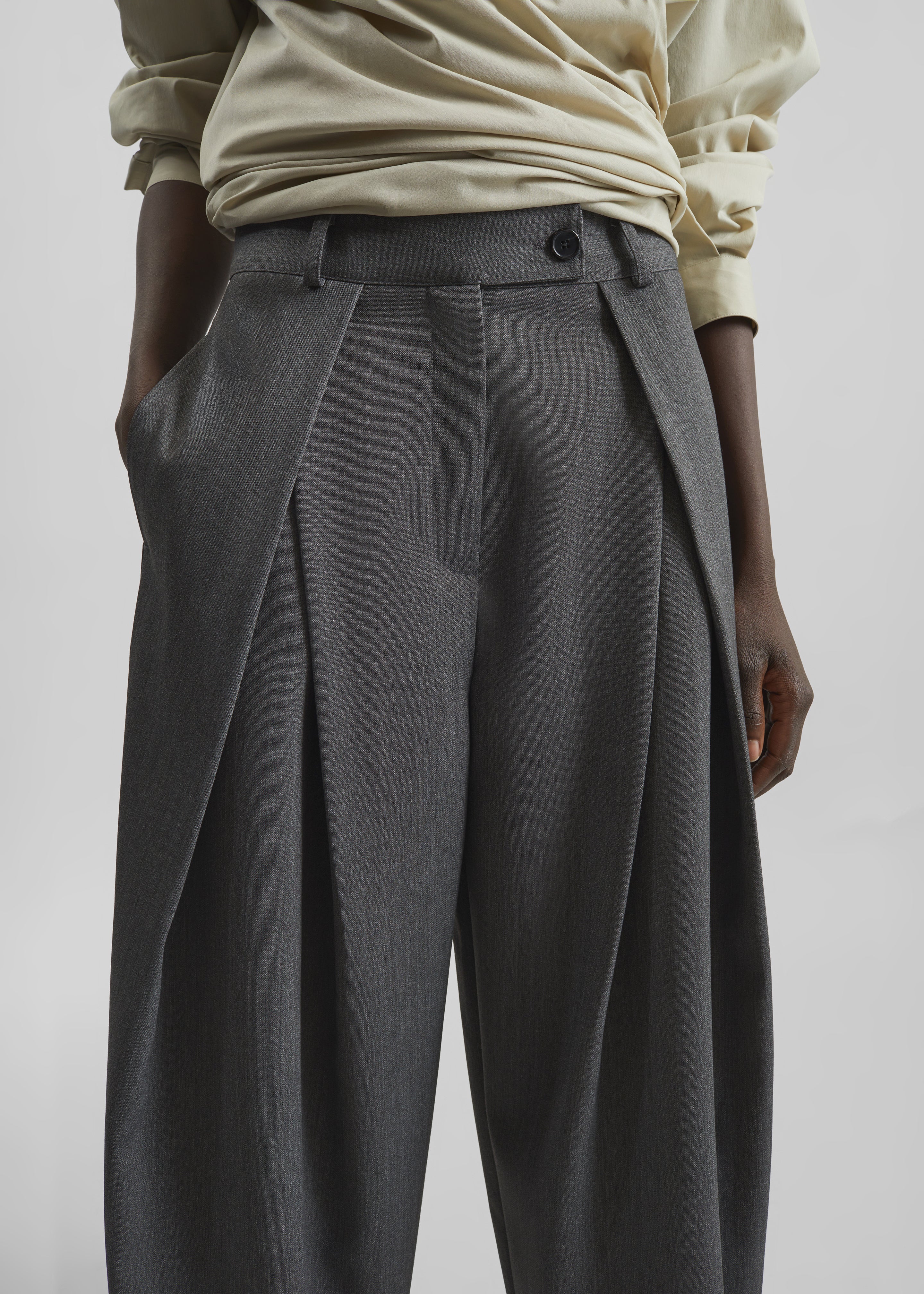 Avray Pleated Trousers - Grey