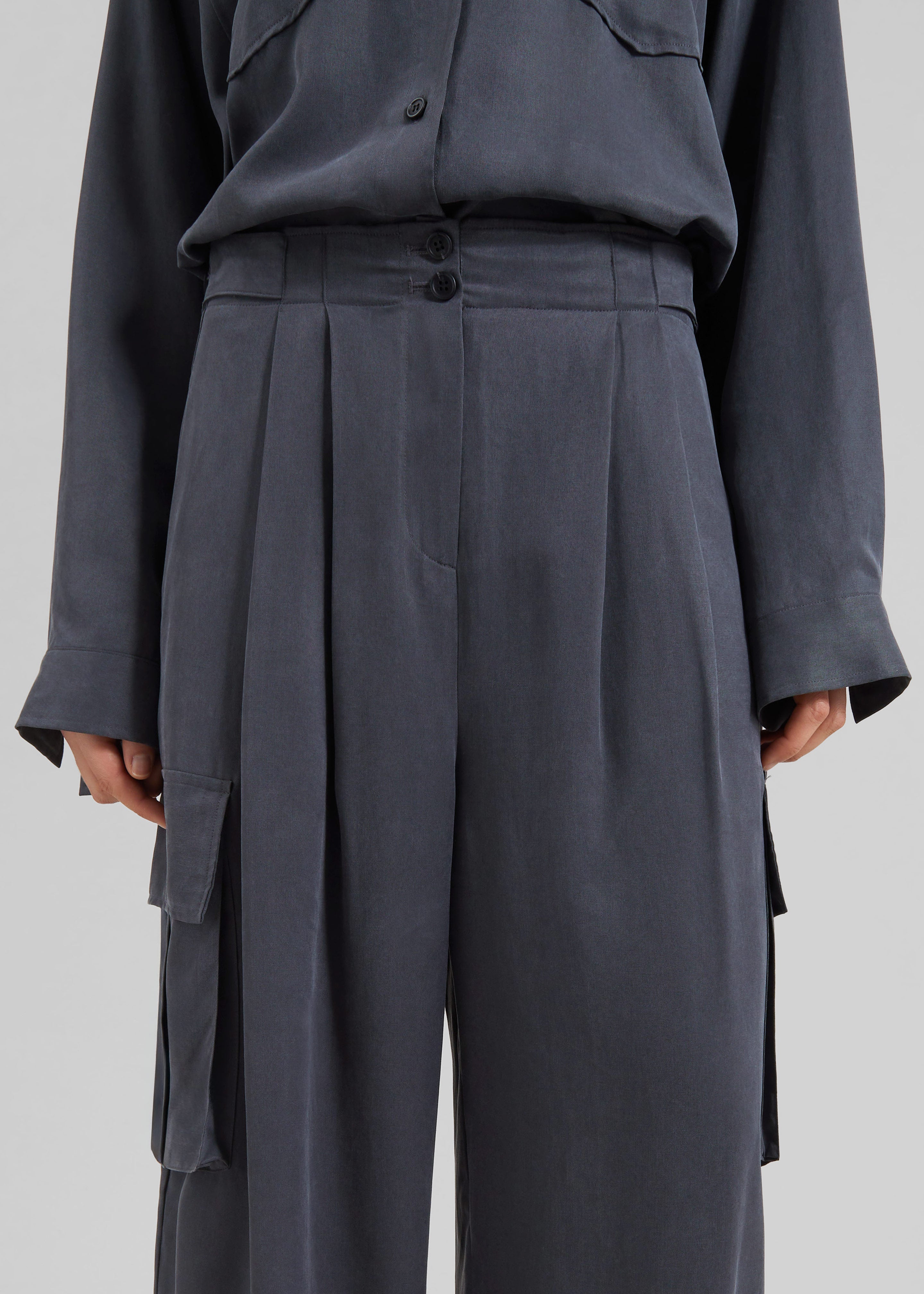 Balsta Cargo Pants - Dark Grey