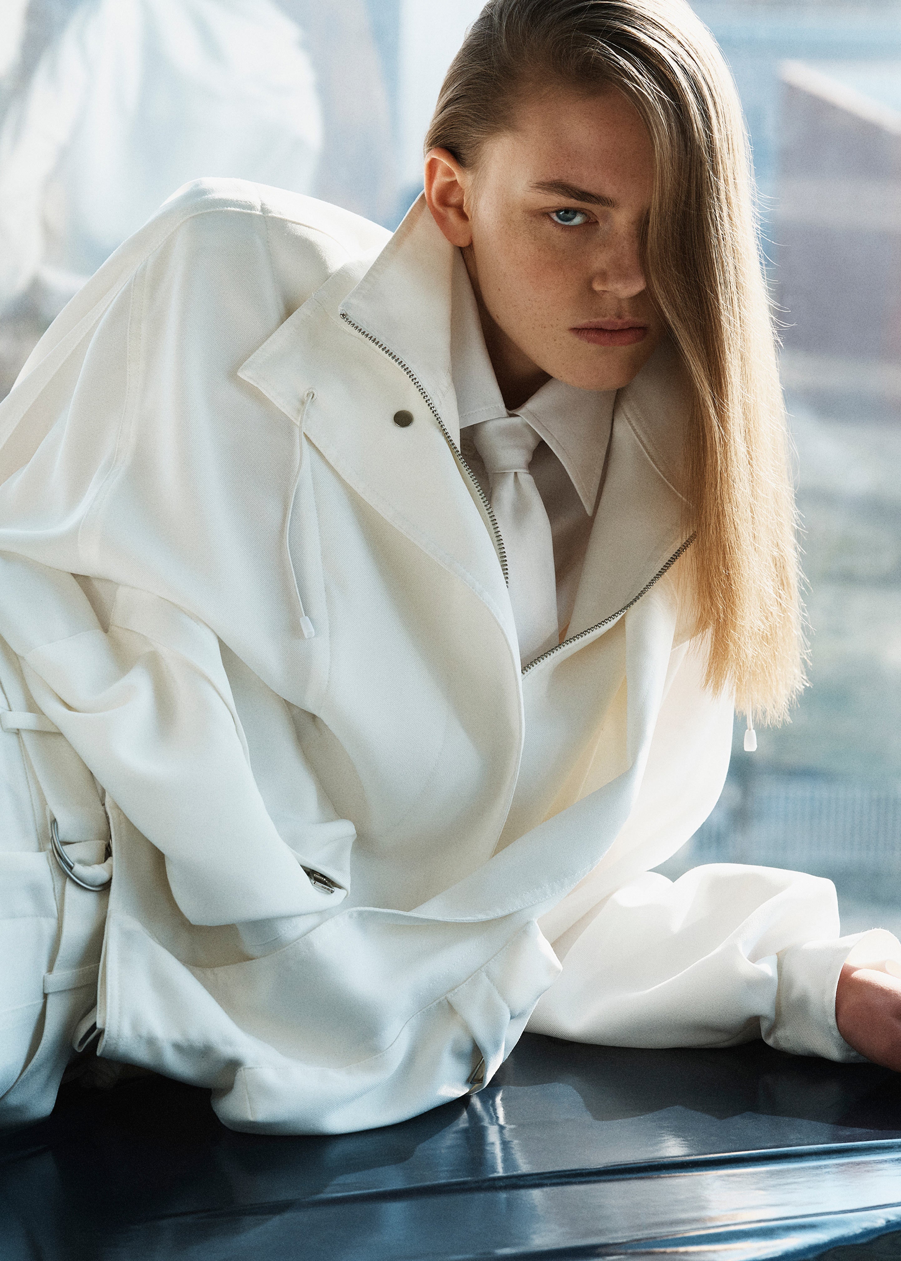 Breya Fluid Jacket - White
