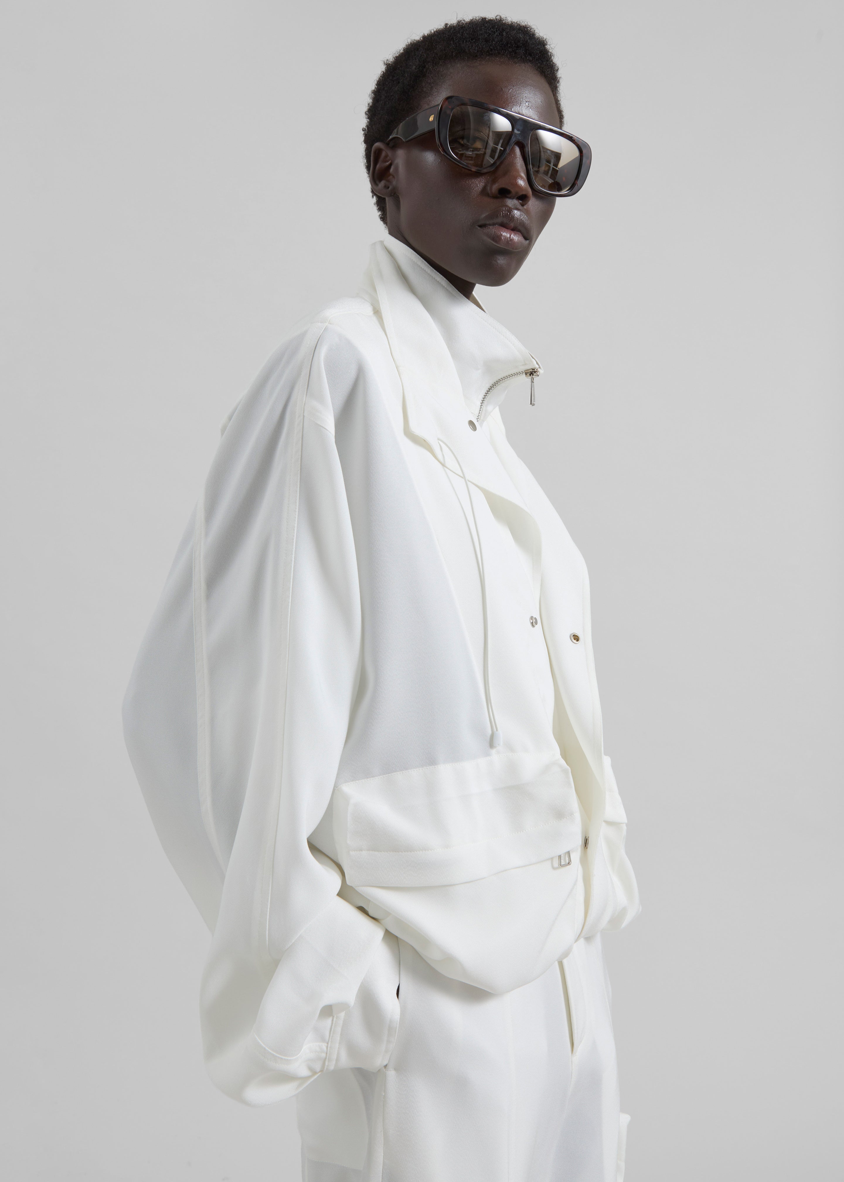 Breya Fluid Jacket - White