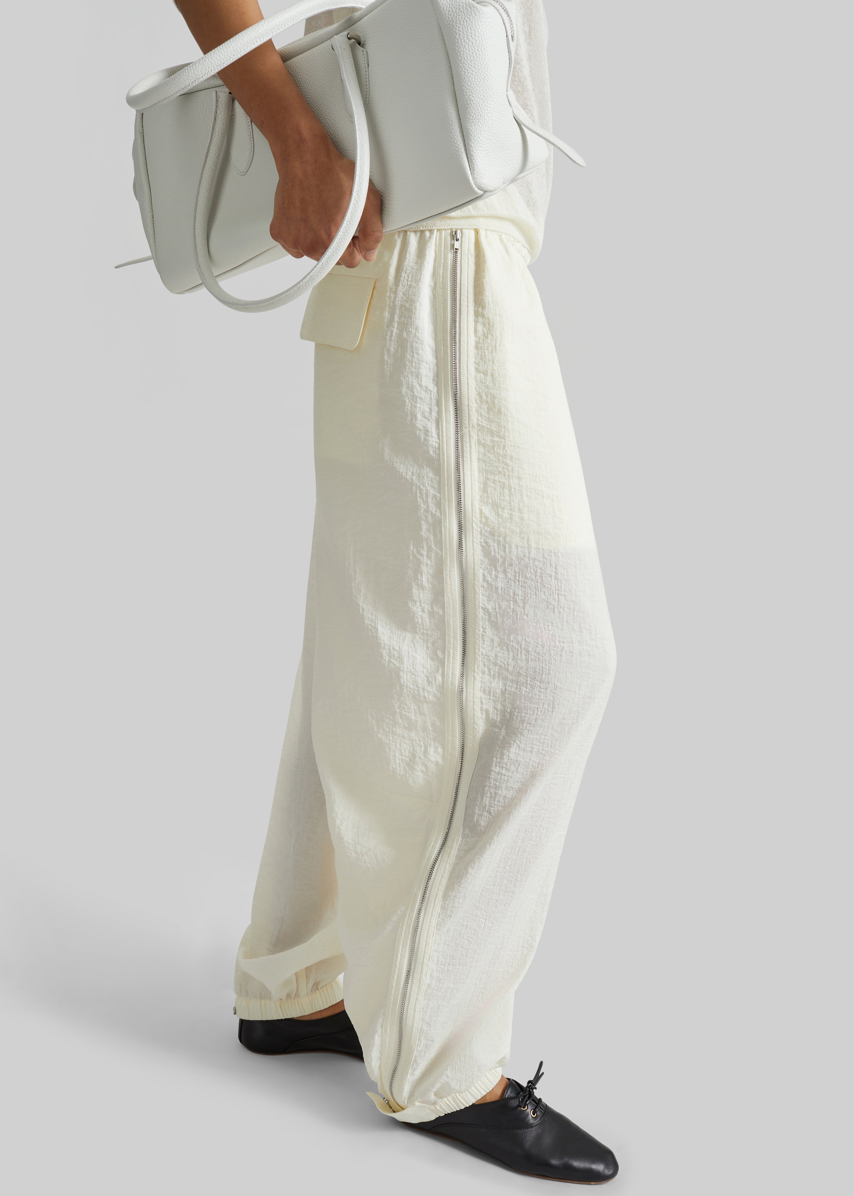 CO Articulated Vented Pants - Milk