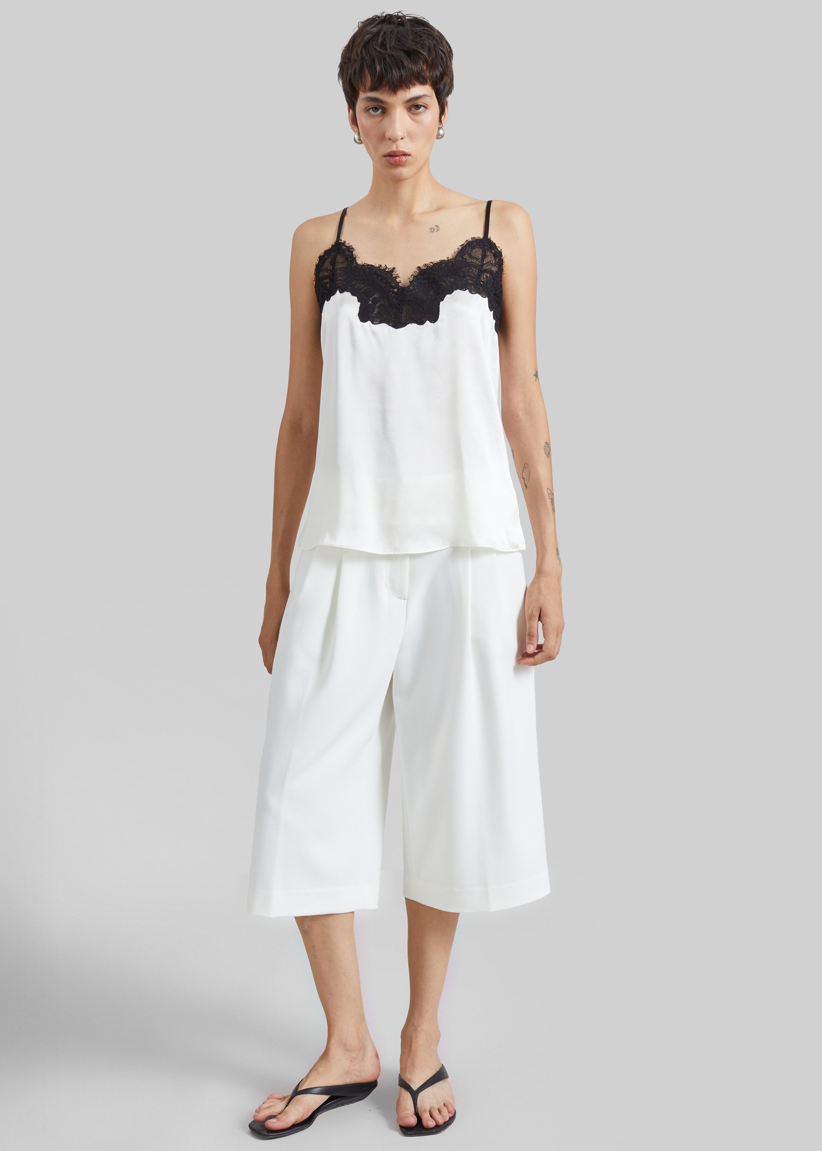 Jag Pleated Bermuda Shorts - White