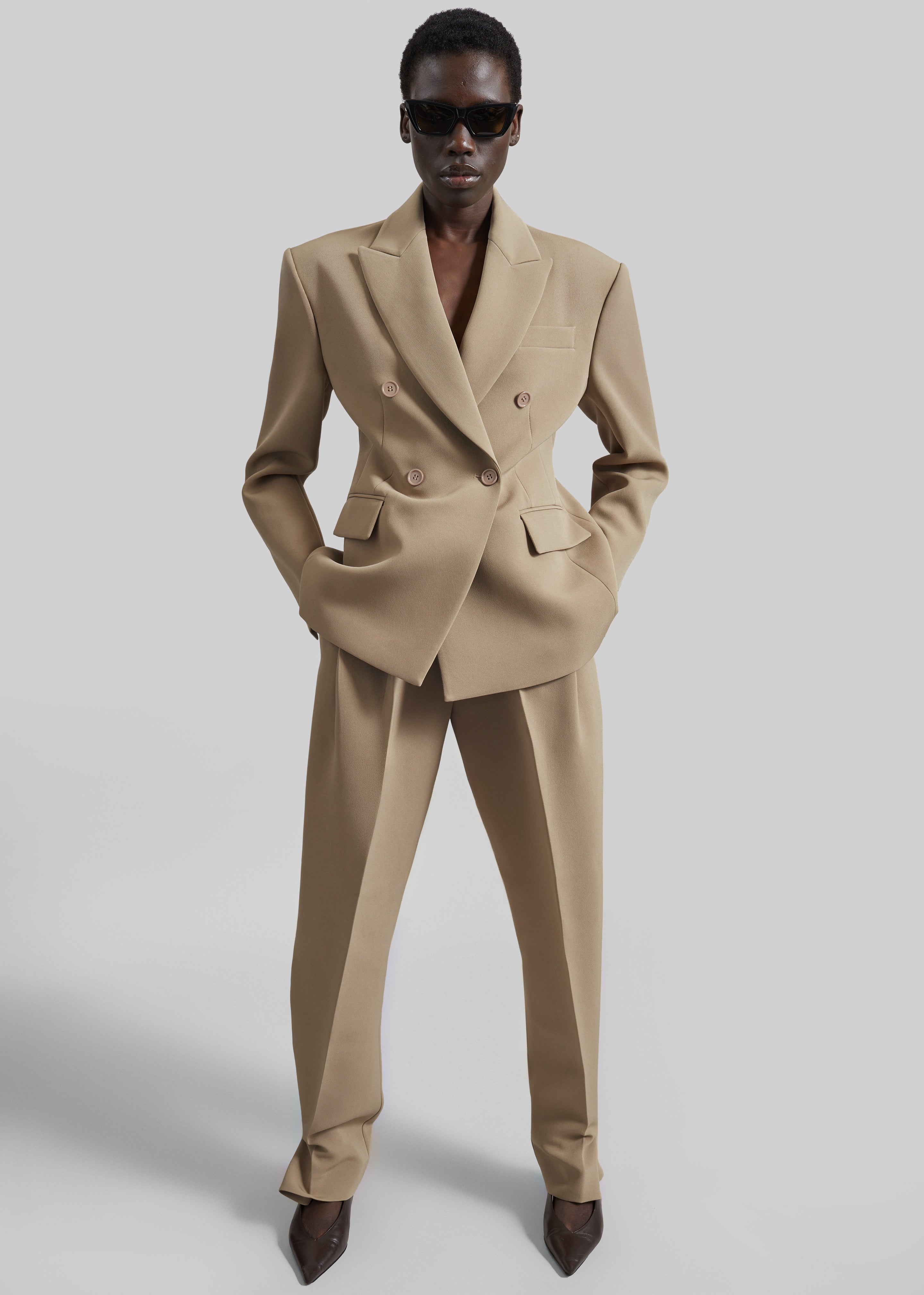 Doyer Pleated Trousers - Beige