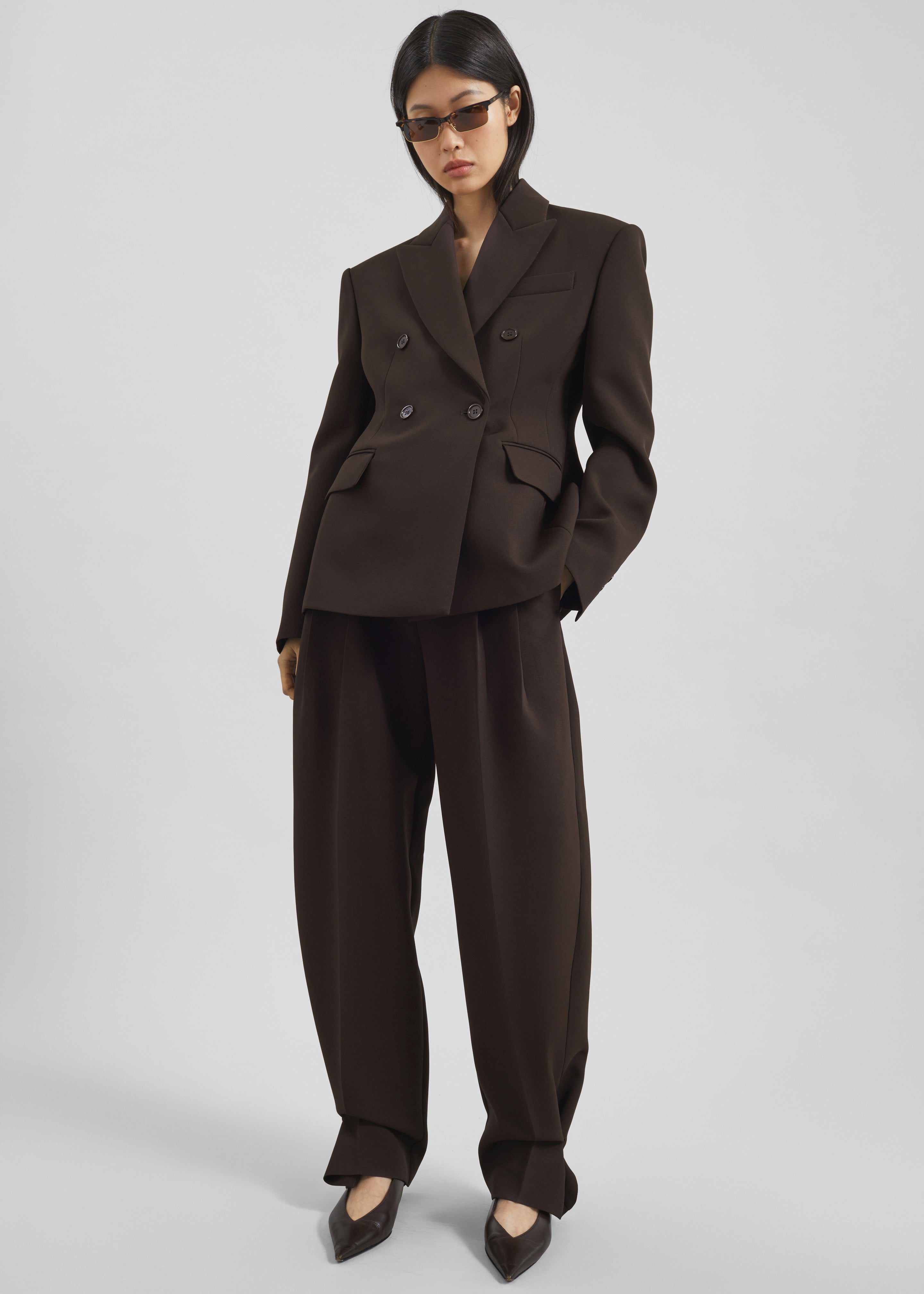 Doyer Pleated Trousers - Brown