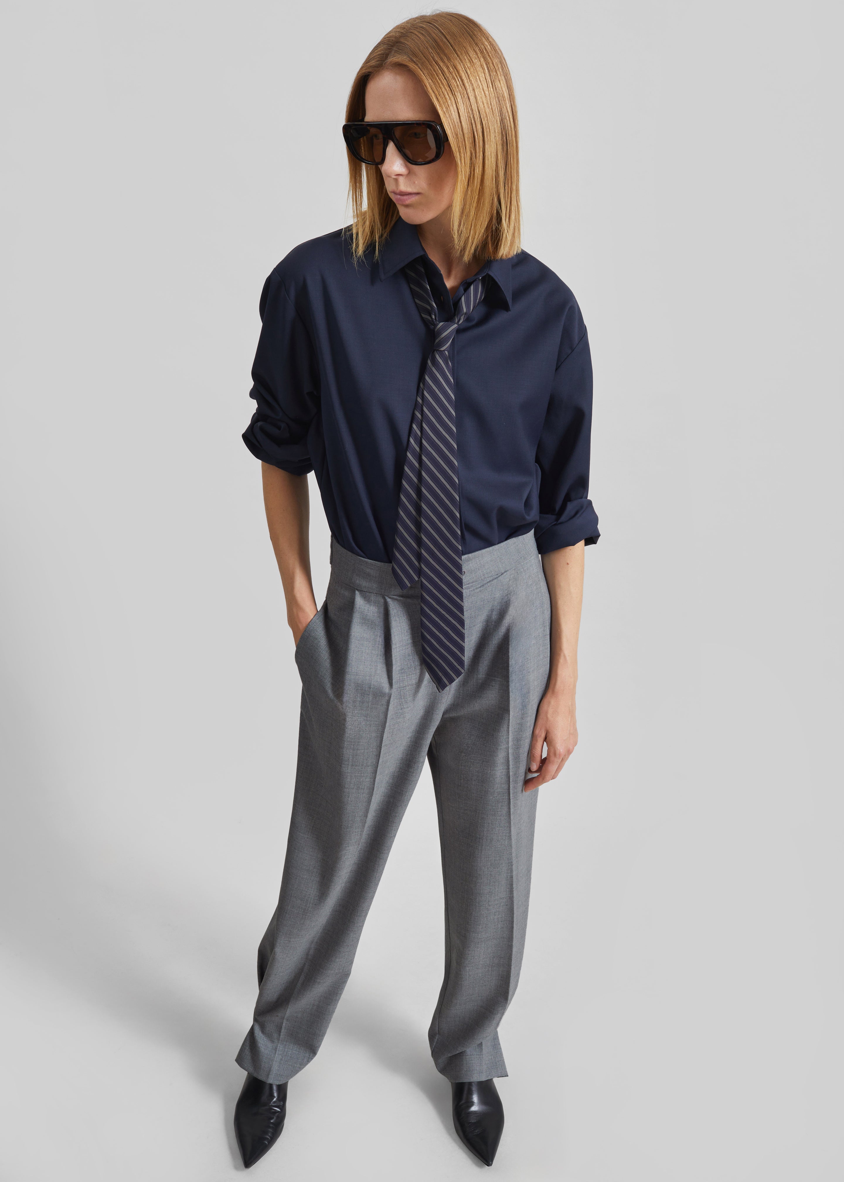 Doyer Pleated Trousers - Light Grey