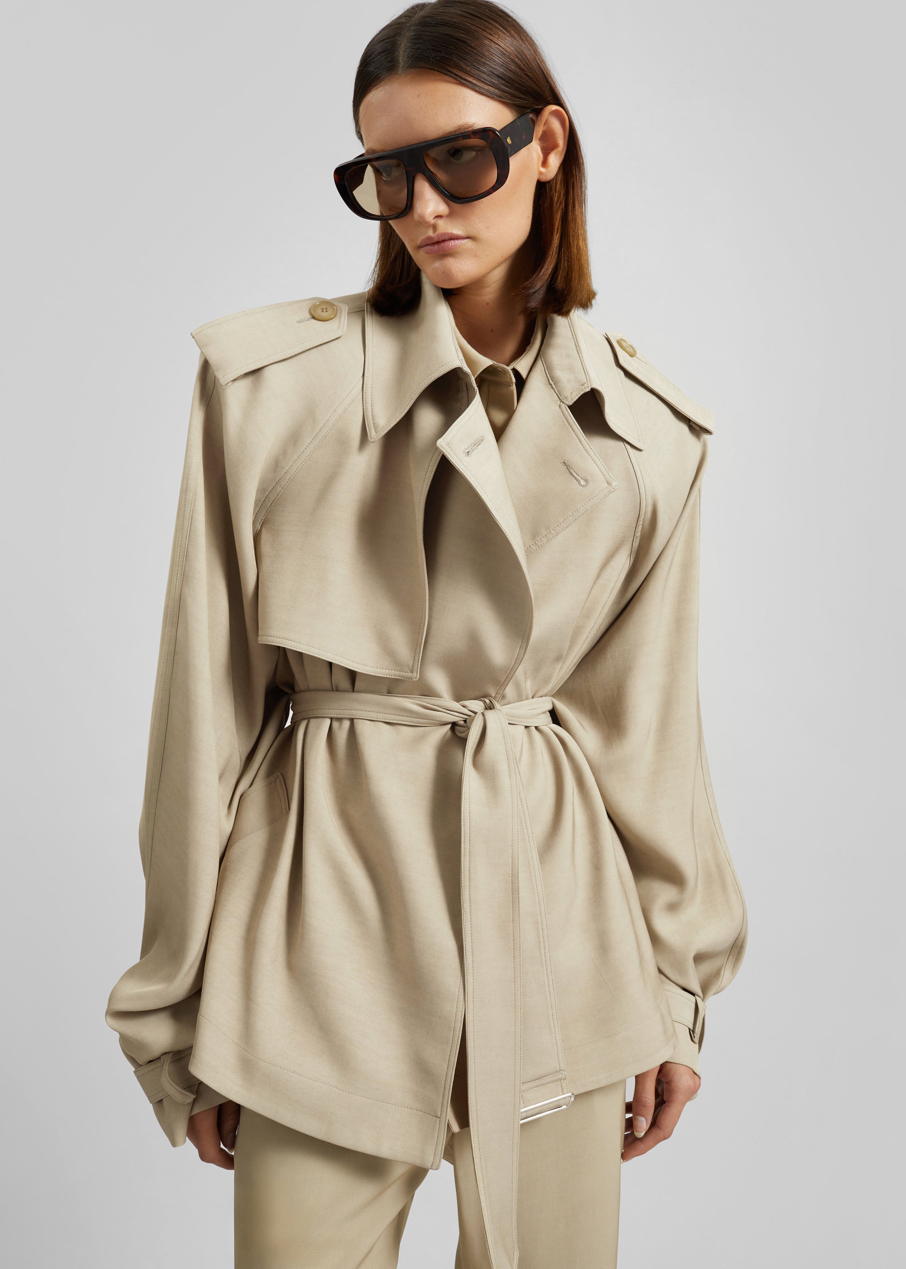 Elva Fluid Short Trench - Beige