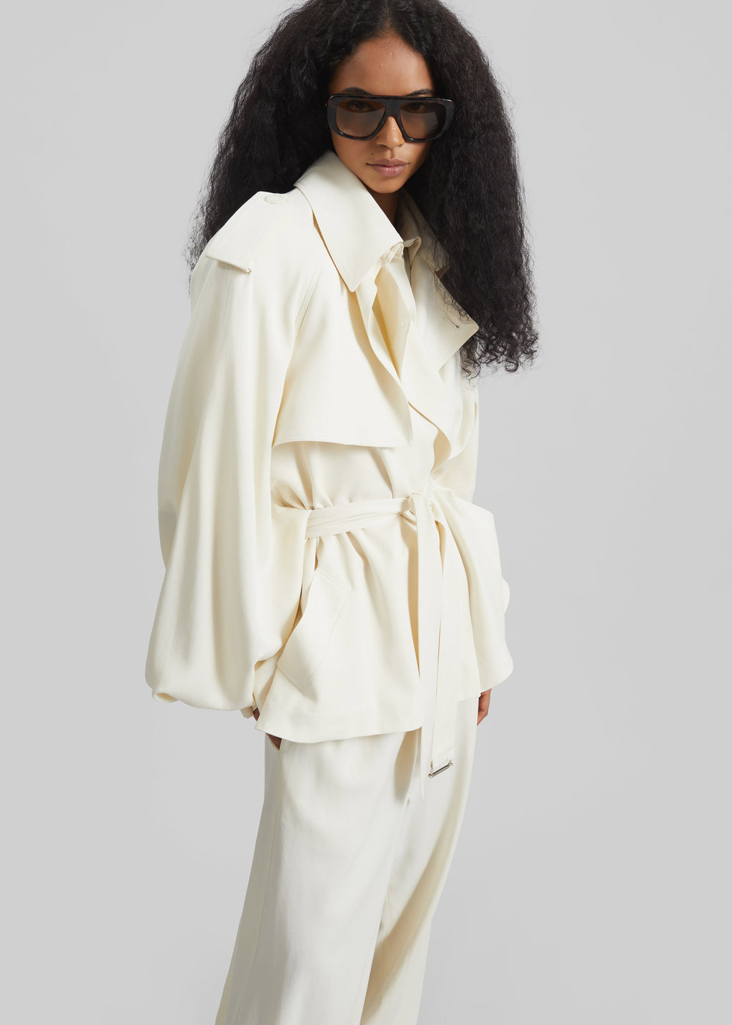 Elva Fluid Short Trench - Ivory