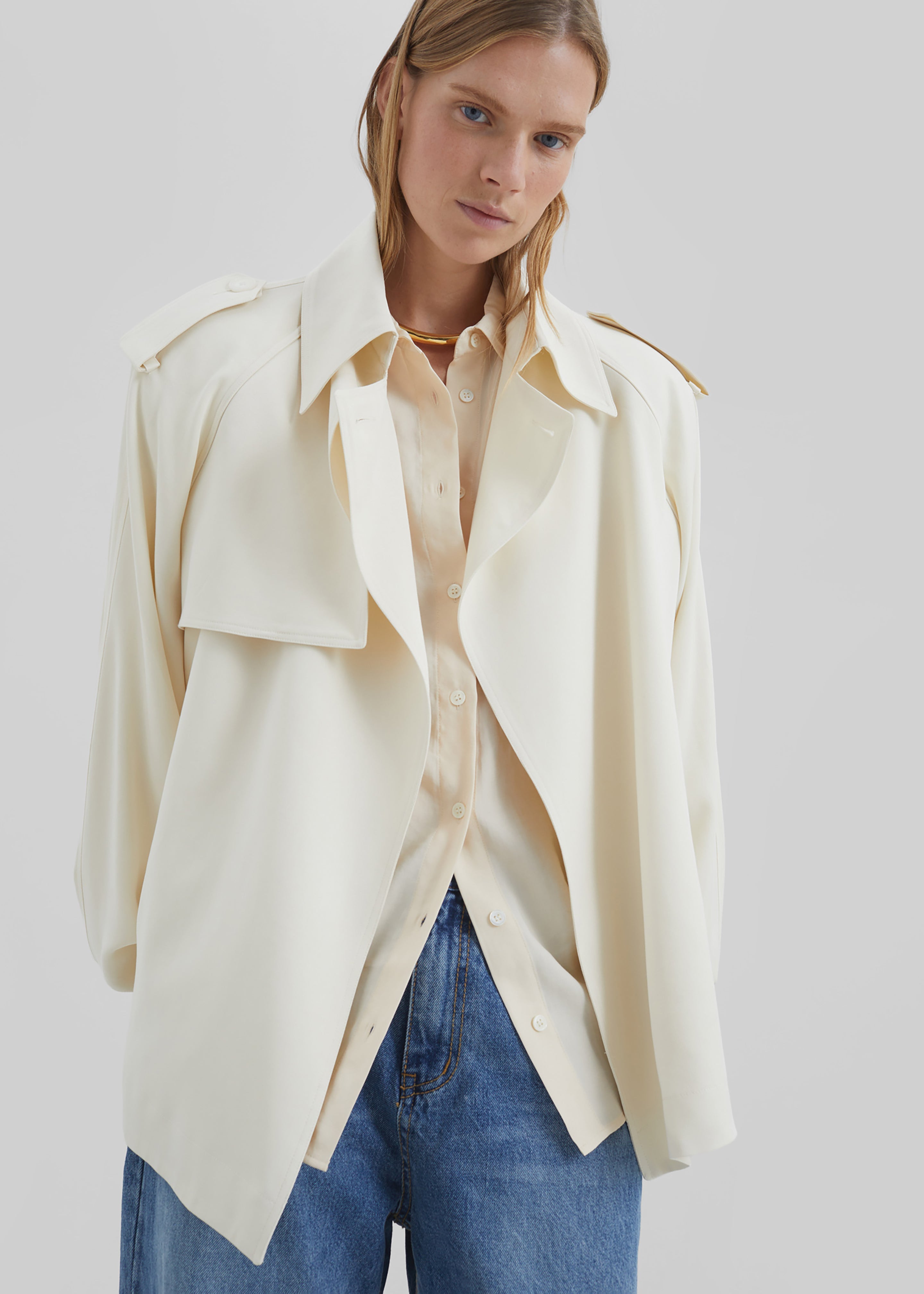 Elva Fluid Short Trench - Ivory
