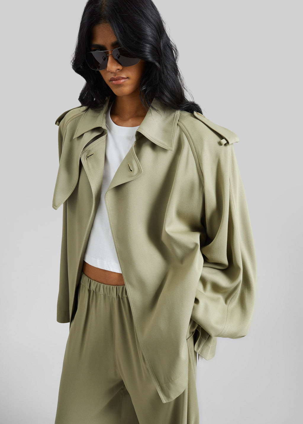 Elva Fluid Short Trench - Sage