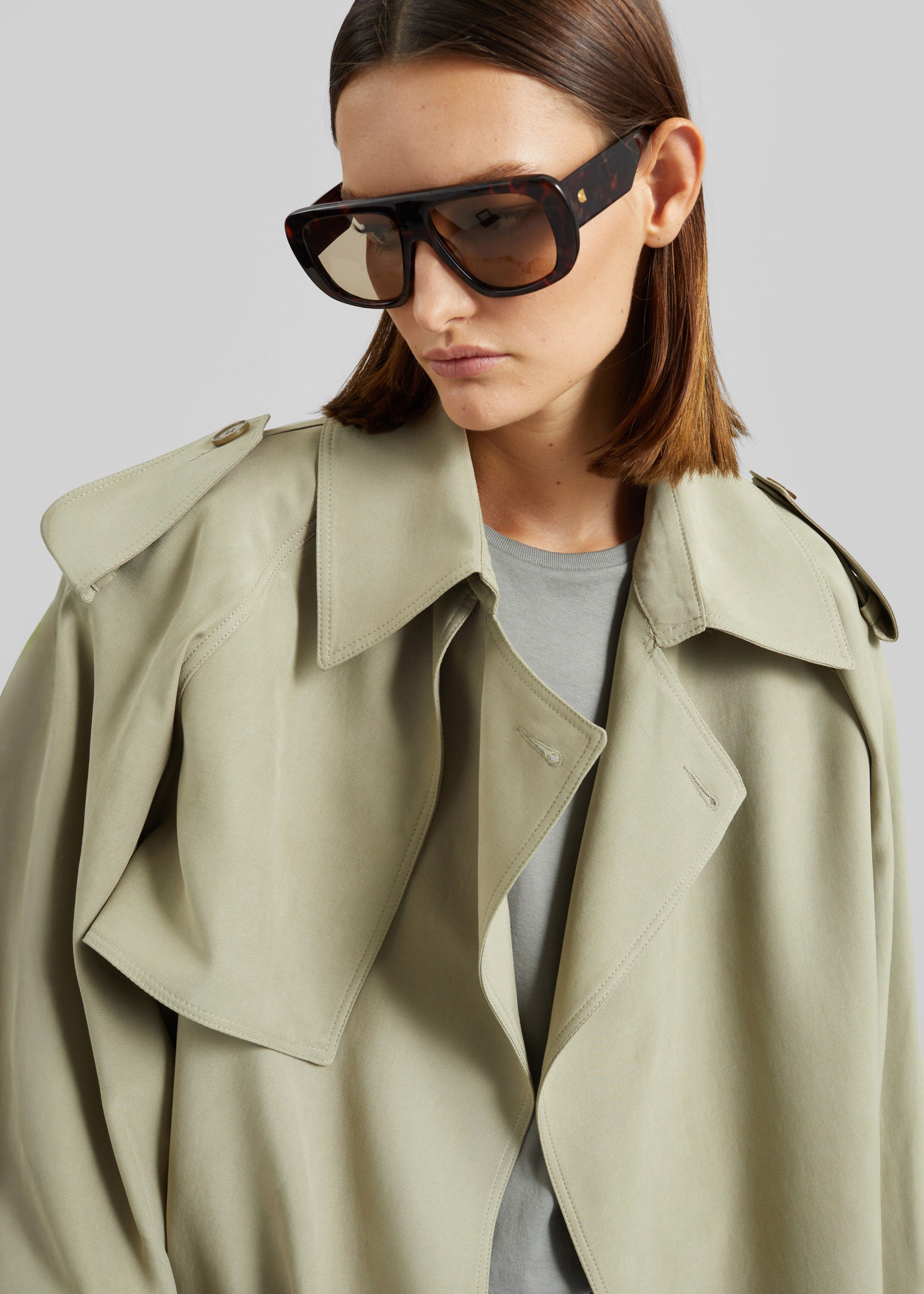 Elva Fluid Short Trench - Sage