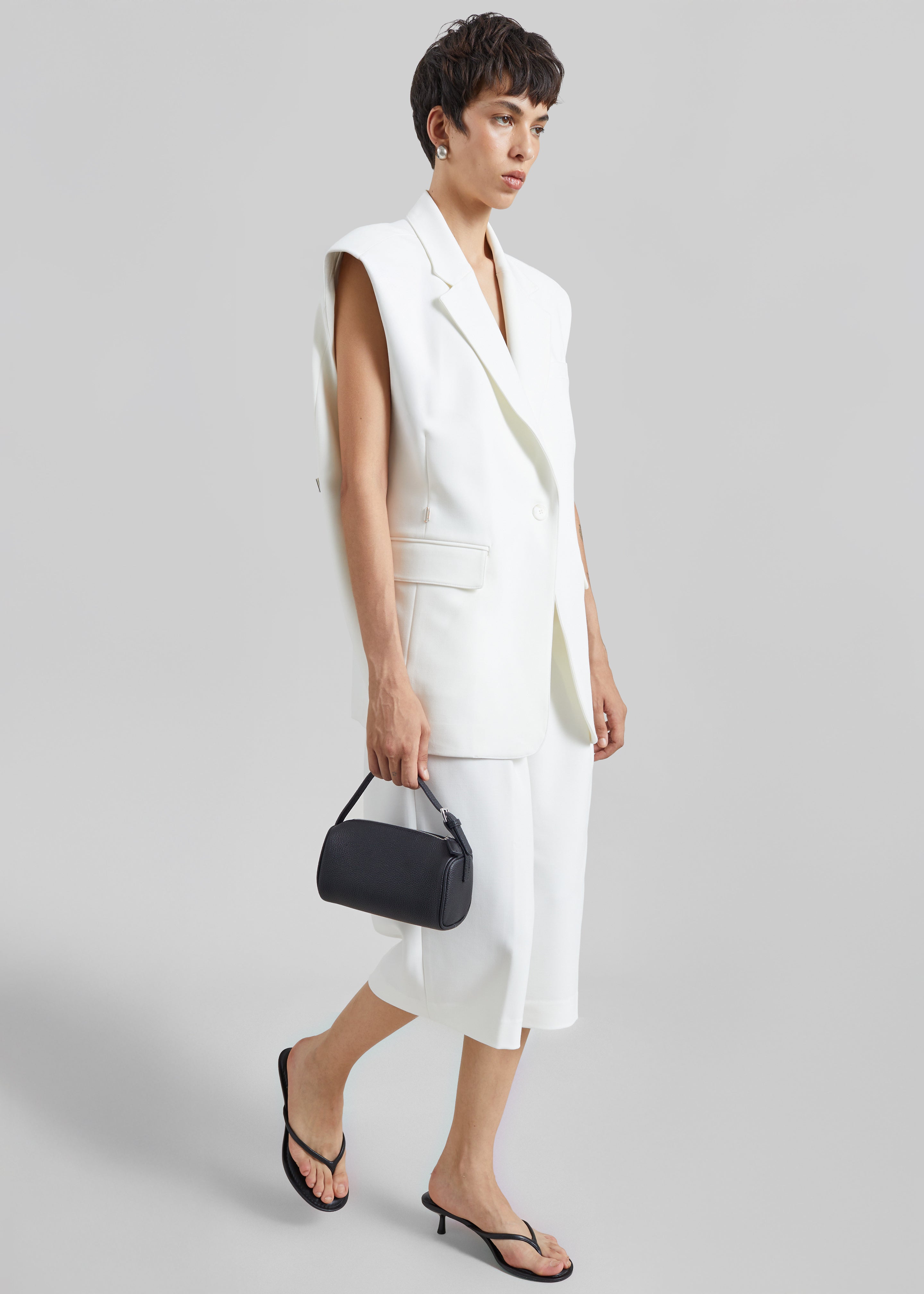 Jag Pleated Bermuda Shorts - White