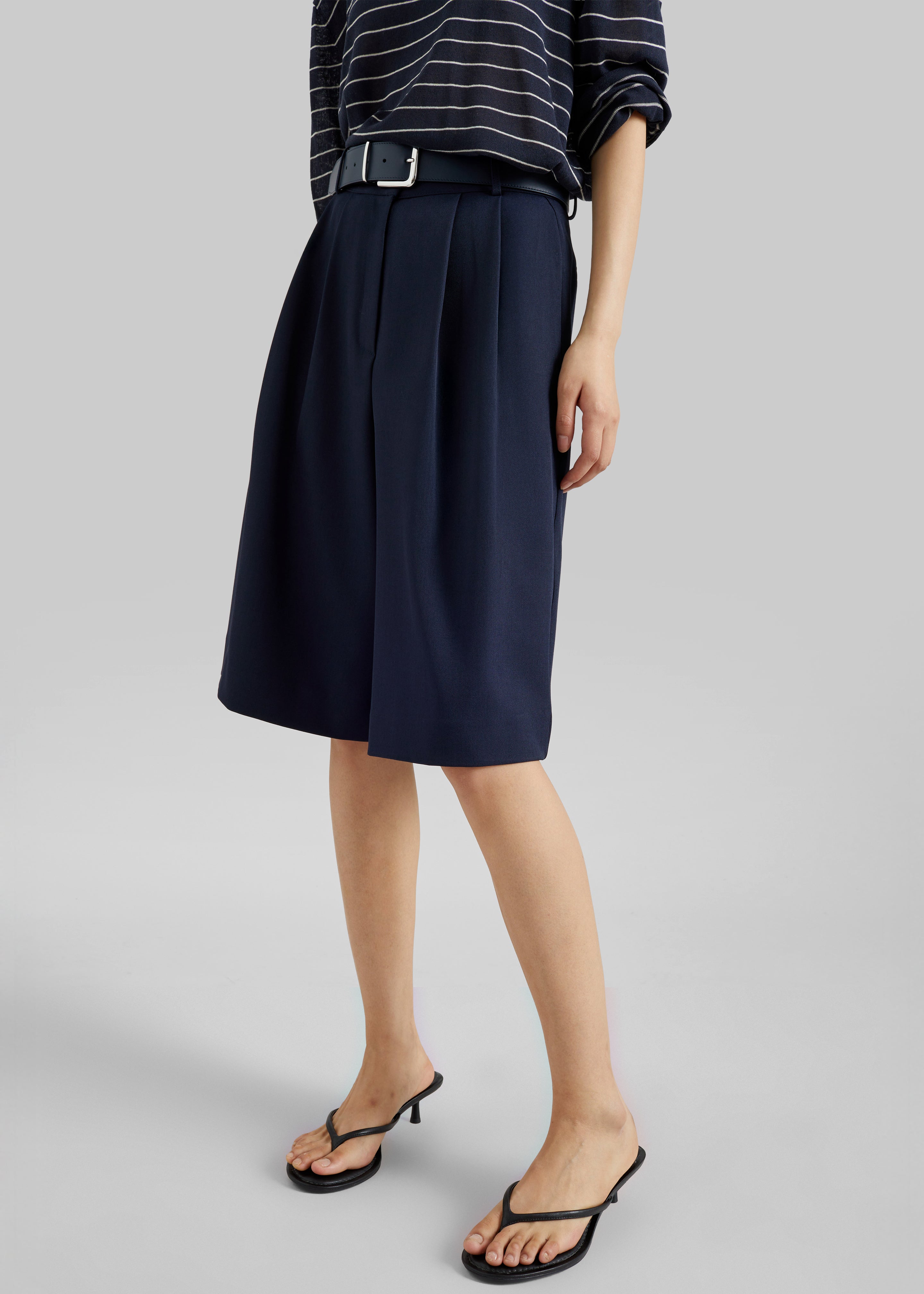 Martel Pleated Bermuda Shorts - Navy