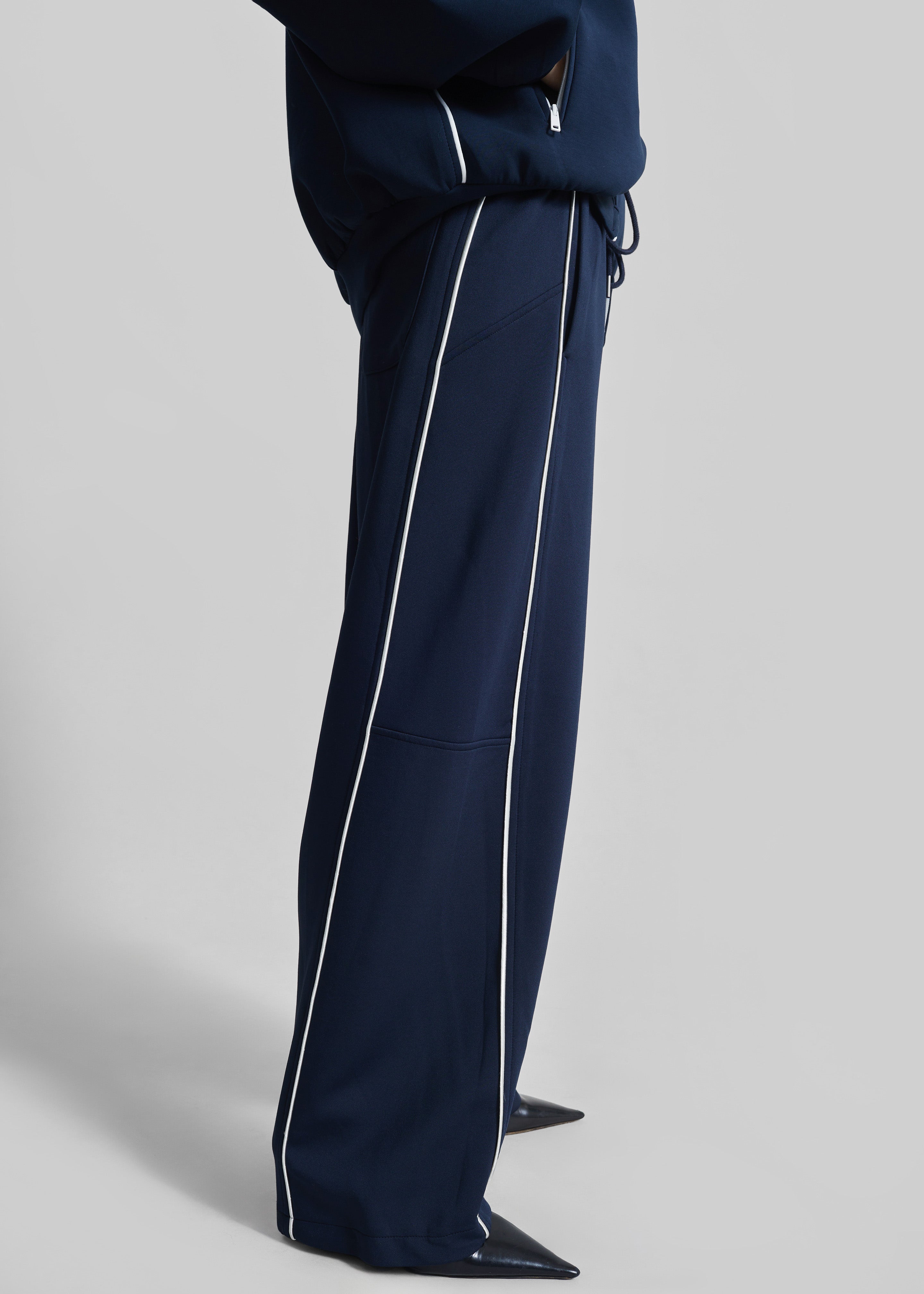 Nayen Track Pants - Navy