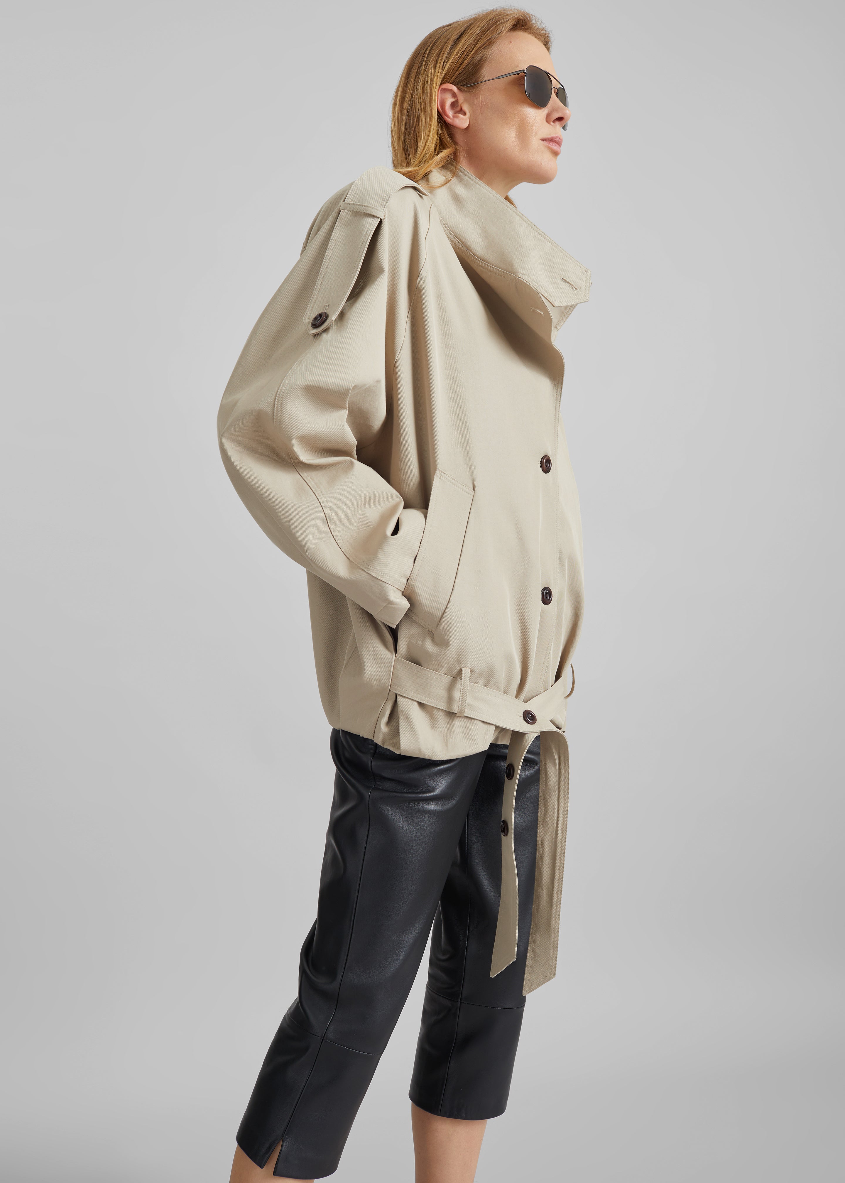 Vallby Belted Short Trench - Beige