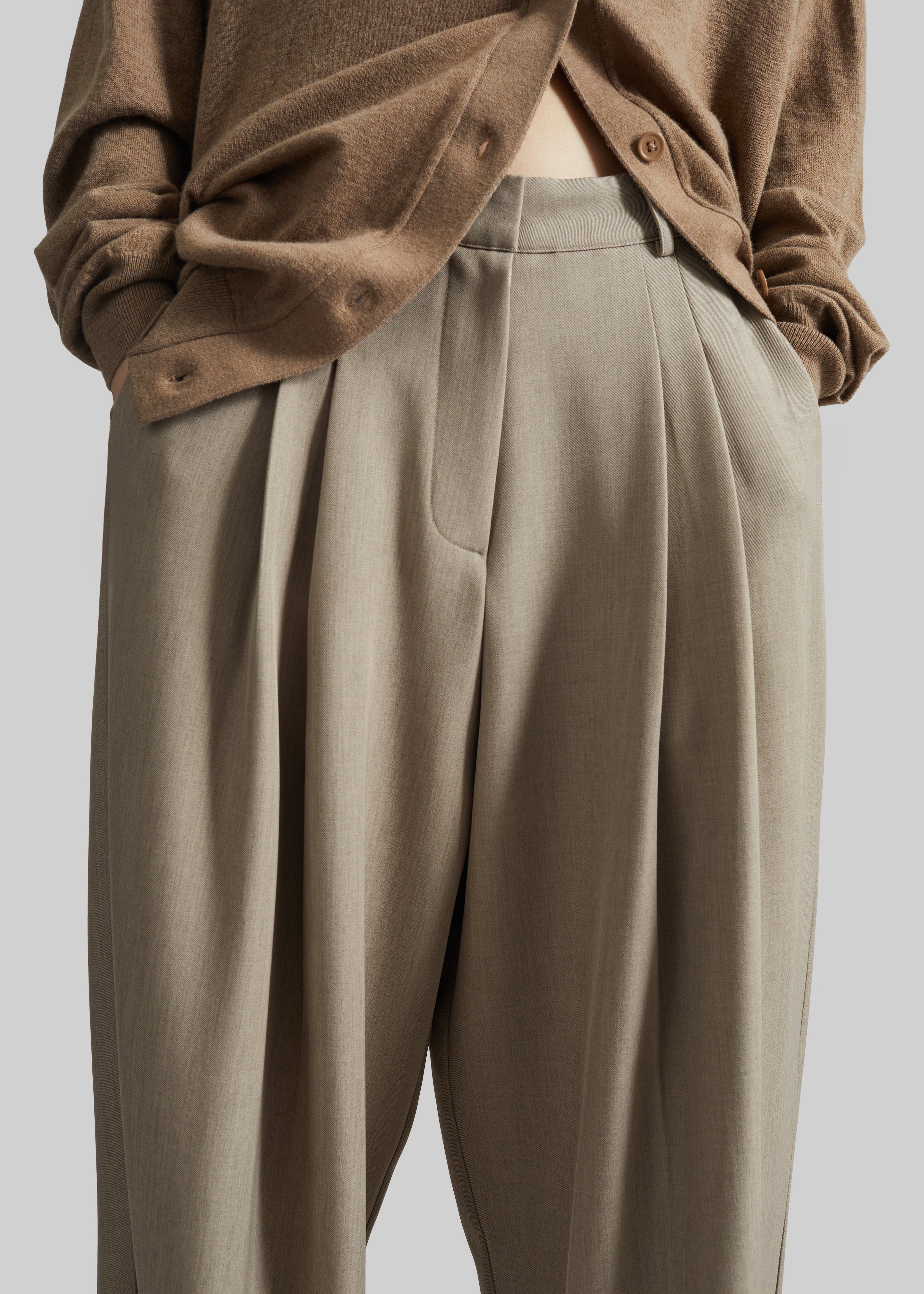 Venlo Pleated Trousers - Beige