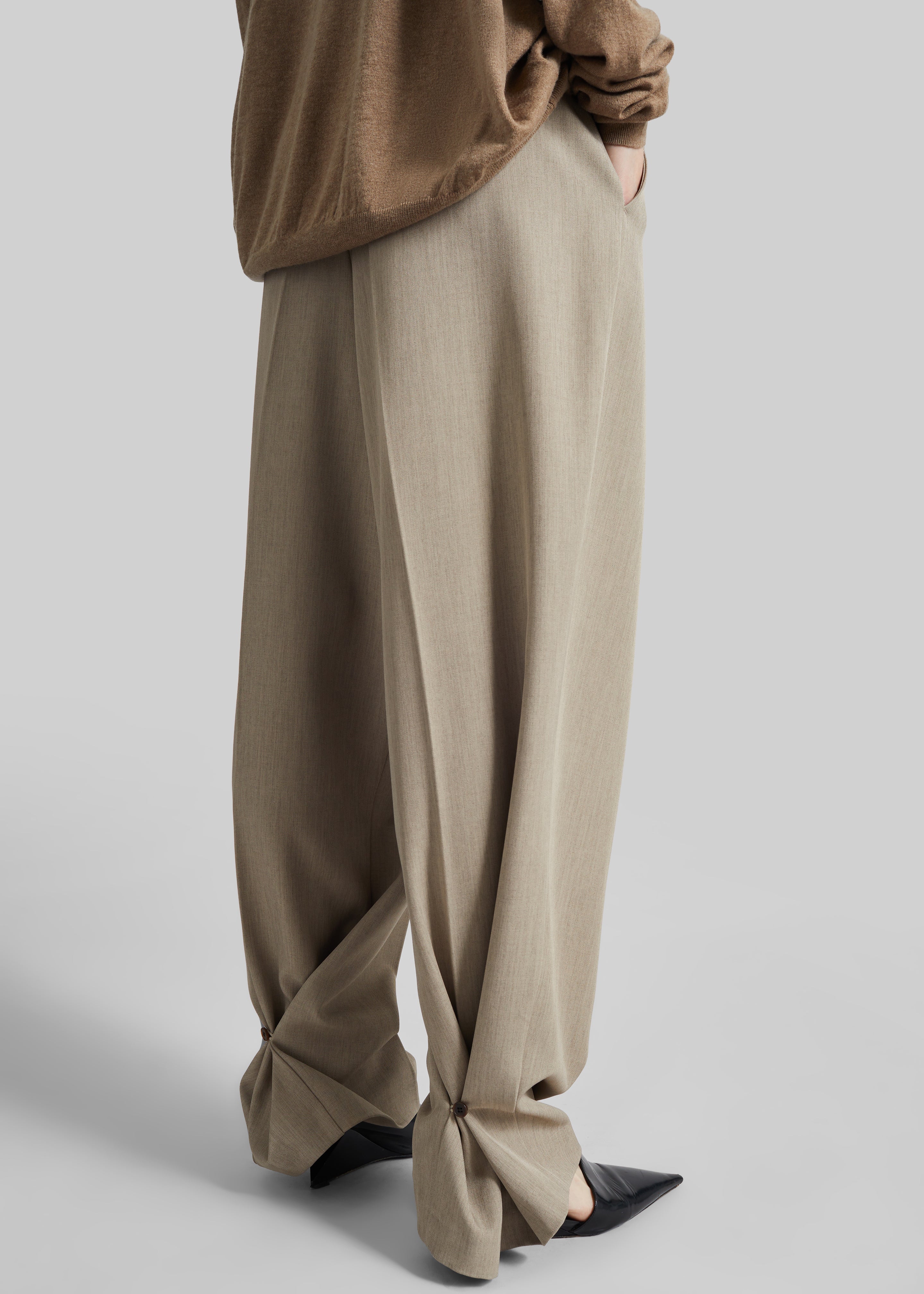 Venlo Pleated Trousers - Beige